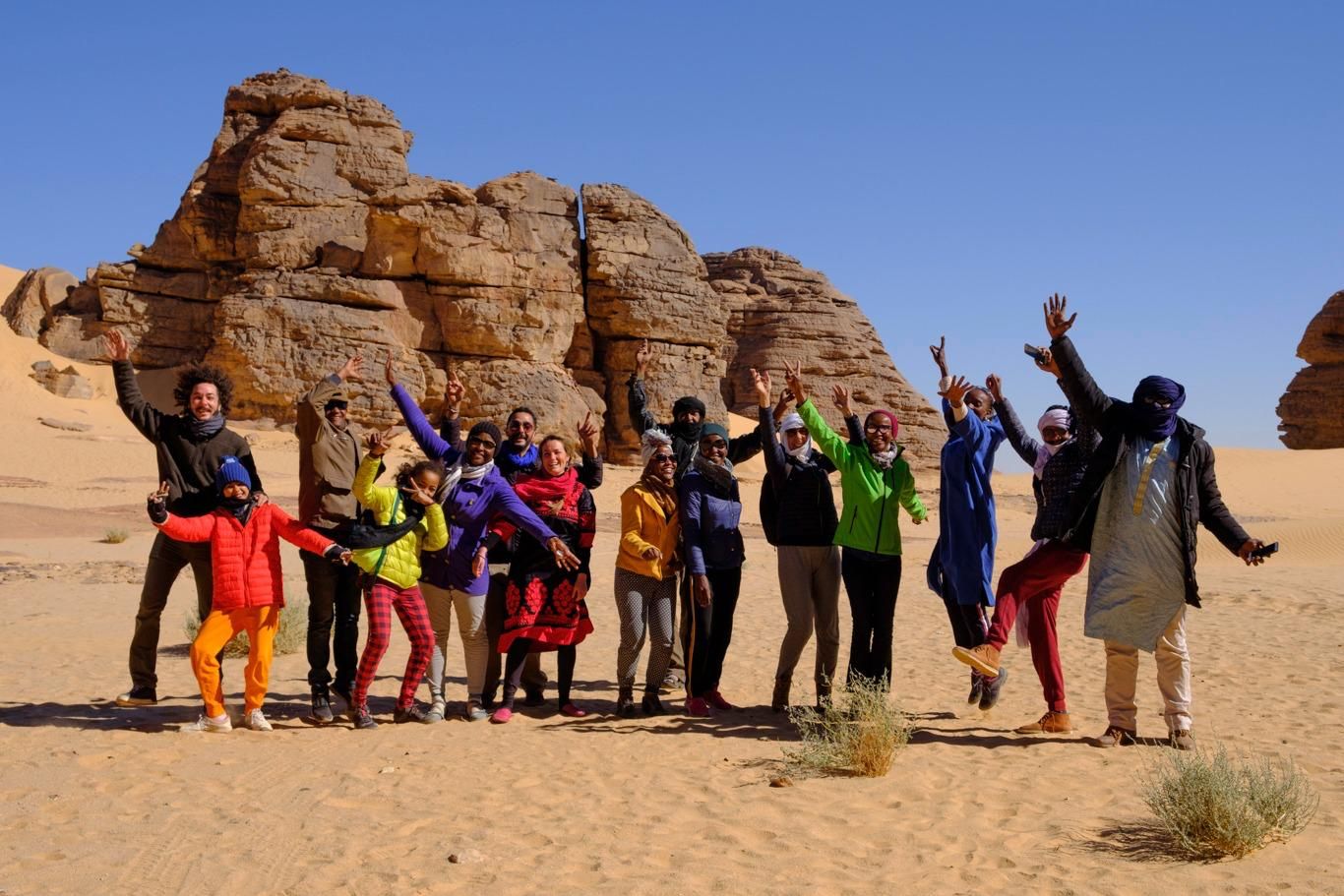 Voyageurs et guides touaregs au Tassili